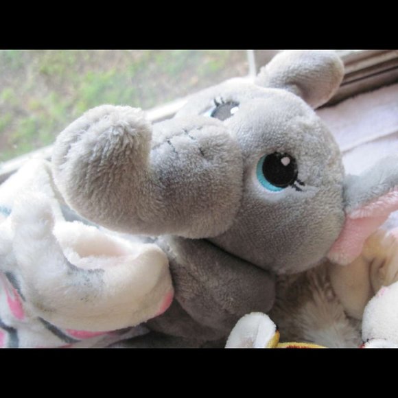 3 Stuffed Jungle Animals Elephant with Blanket Giraffe Tiger Baby Blankie Zoo - Picture 2 of 13